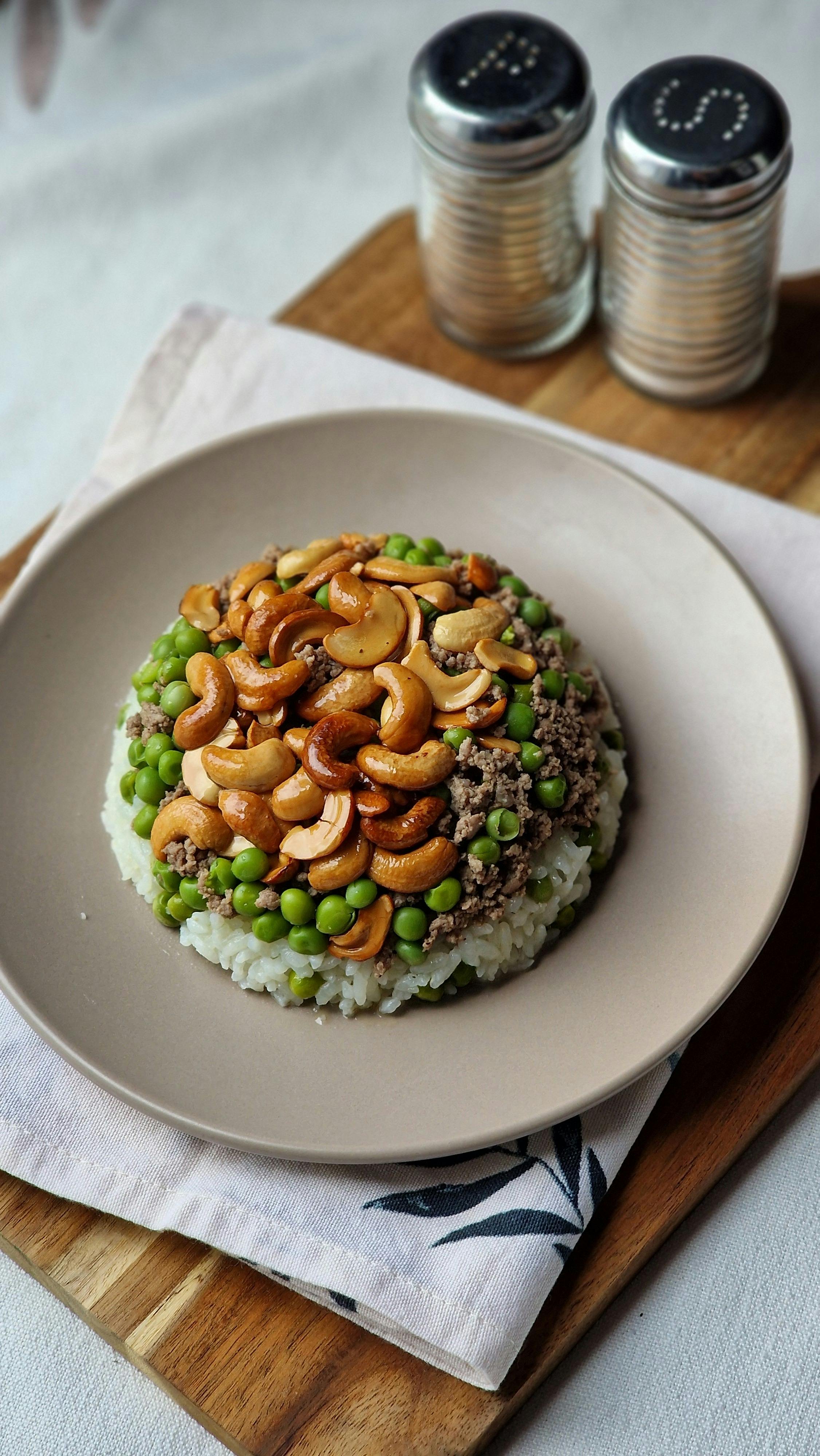 Riz au bœuf et noix de cajou - Plat premium